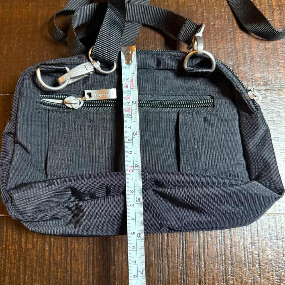 Baggallini crossbody bag